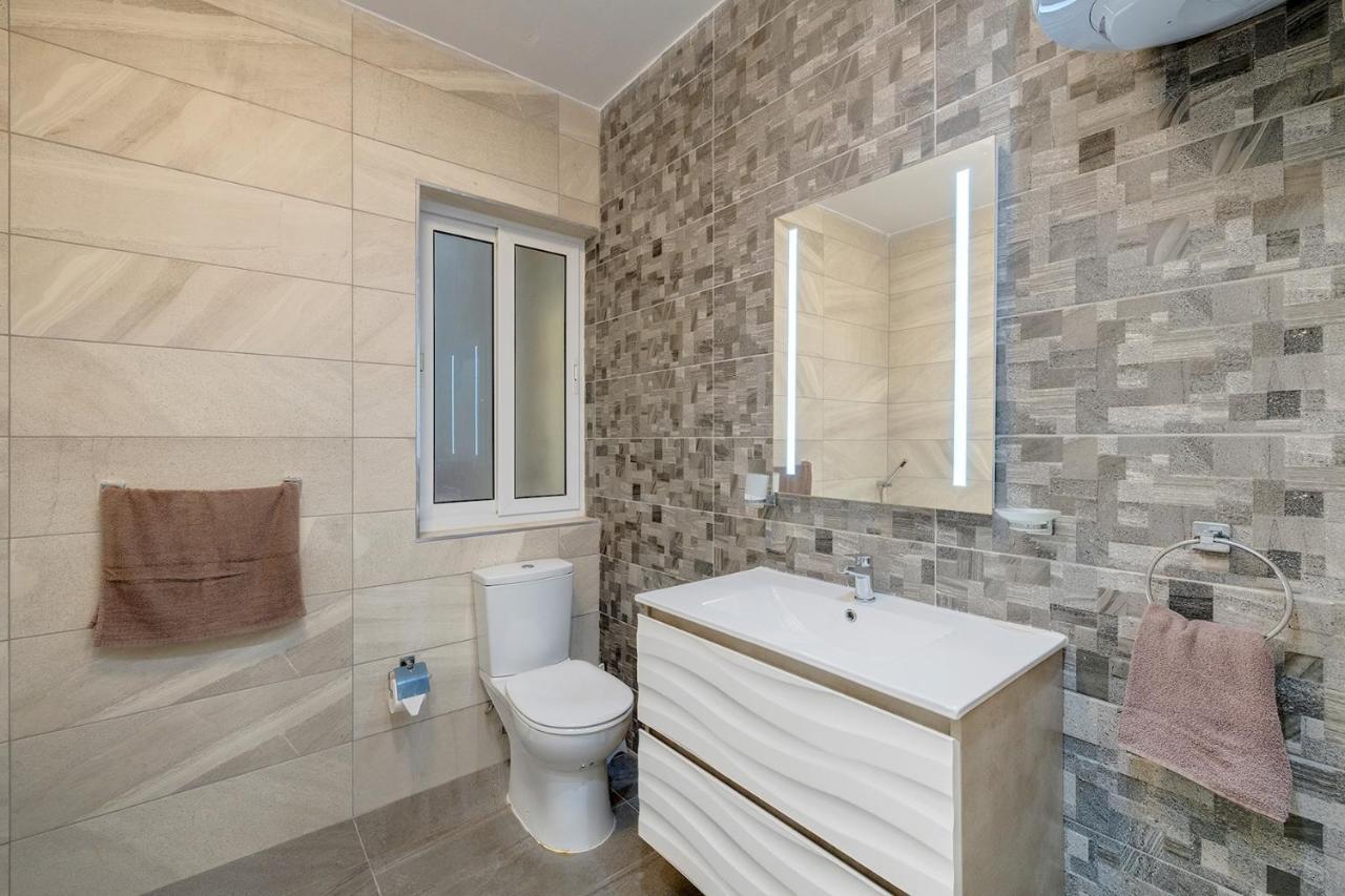 Spacious Apartment Steps To The Promenade Σλιέμα Εξωτερικό φωτογραφία