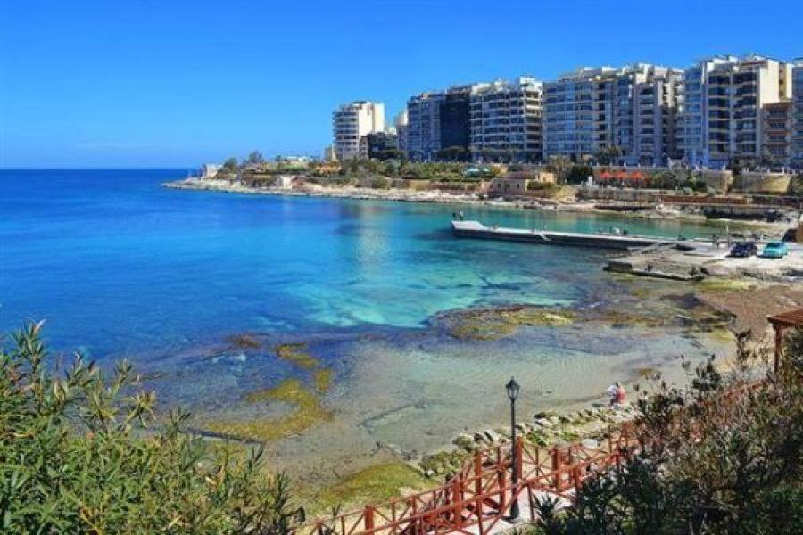 Spacious Apartment Steps To The Promenade Σλιέμα Εξωτερικό φωτογραφία