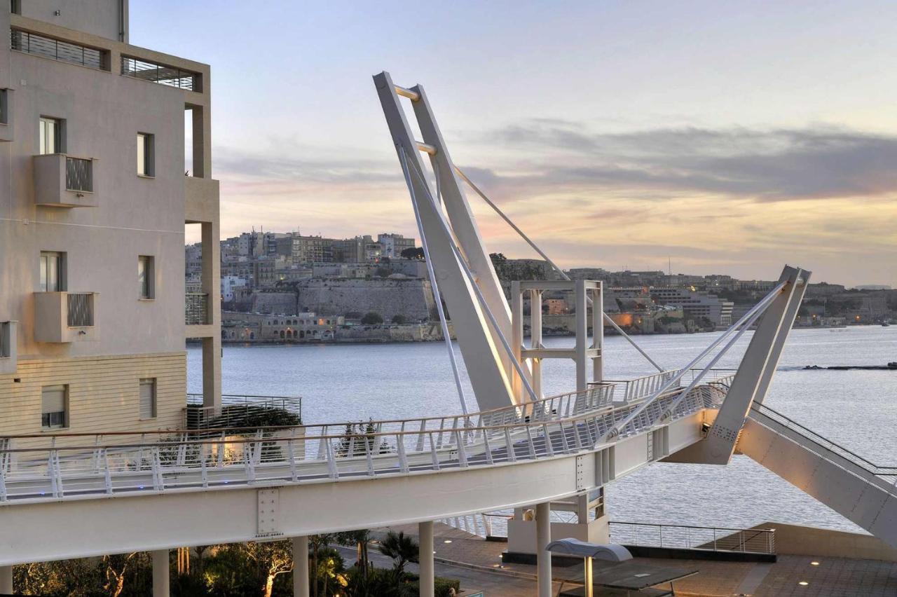 Spacious Apartment Steps To The Promenade Σλιέμα Εξωτερικό φωτογραφία